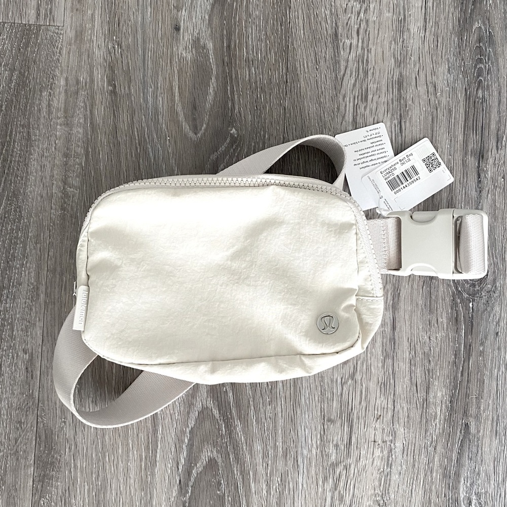 Brand New Lululemon Everywhere Belt Bag Fanny pack White opal crepe